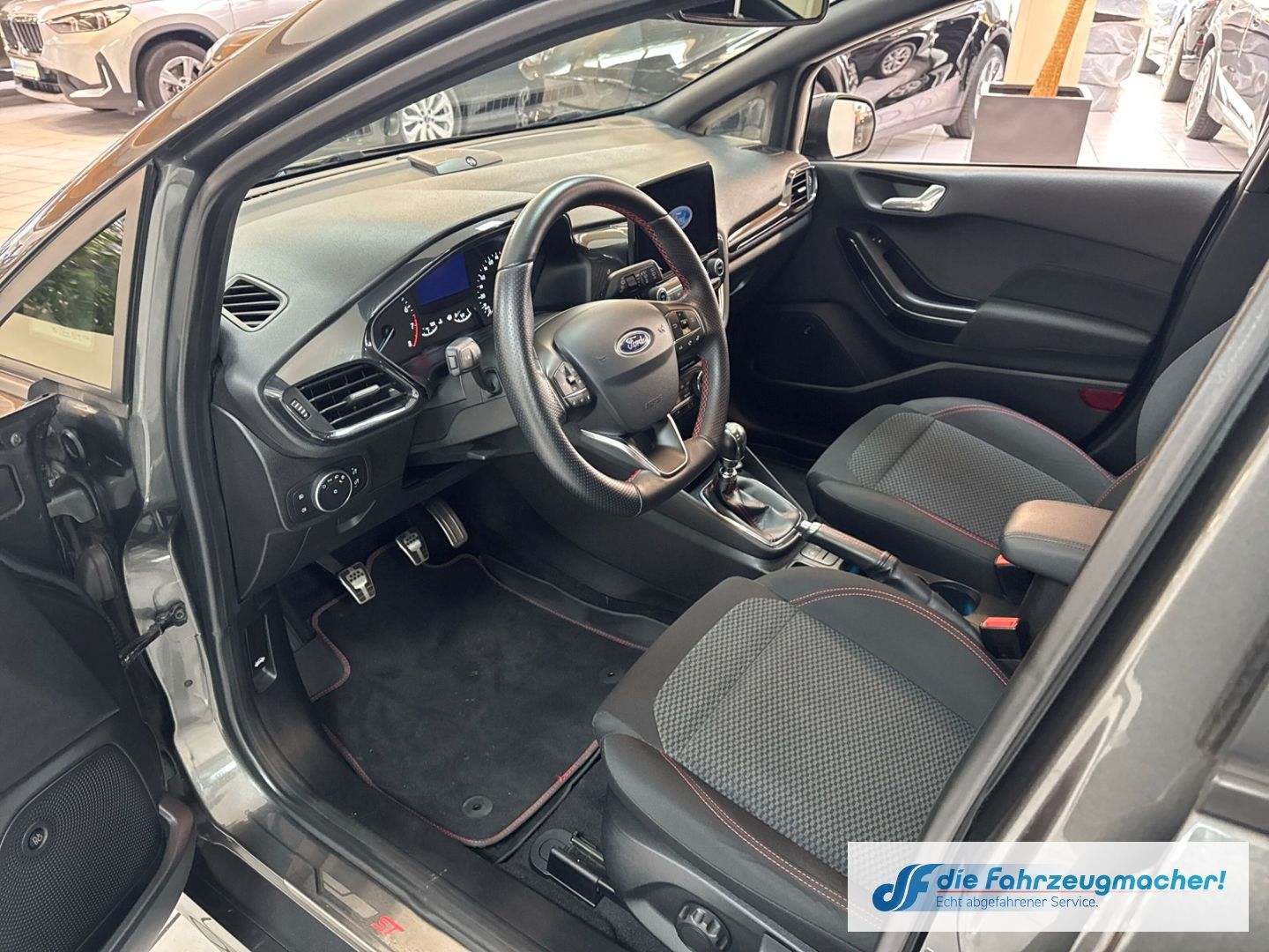 Fahrzeugabbildung Ford Fiesta ST-Line Navi Soundsystem B & O LED Apple