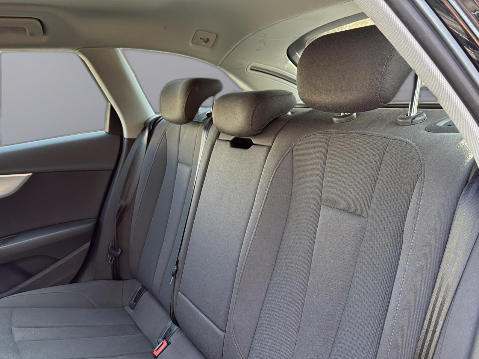 Fahrzeugabbildung Audi A4 Avant 35 TDI sport