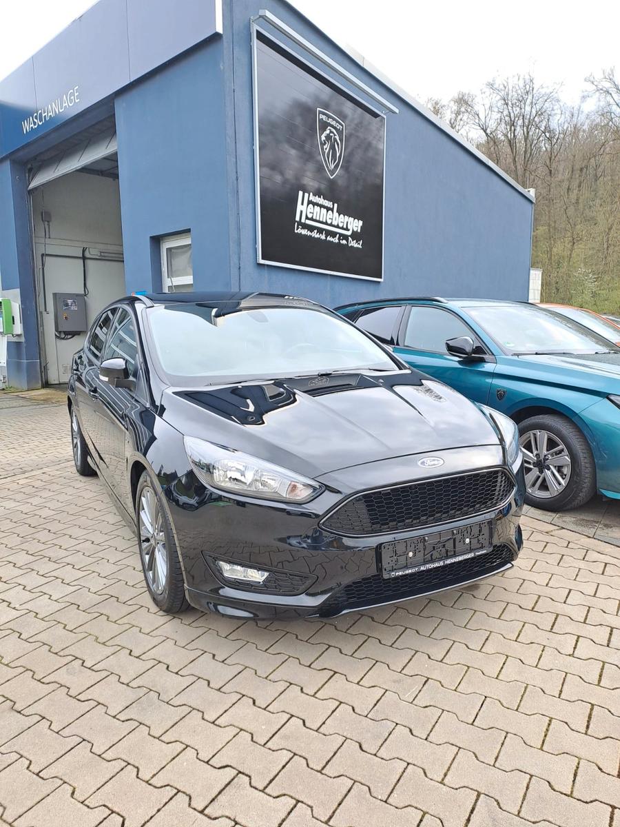 Ford Focus ST-Line Top gepflegt!