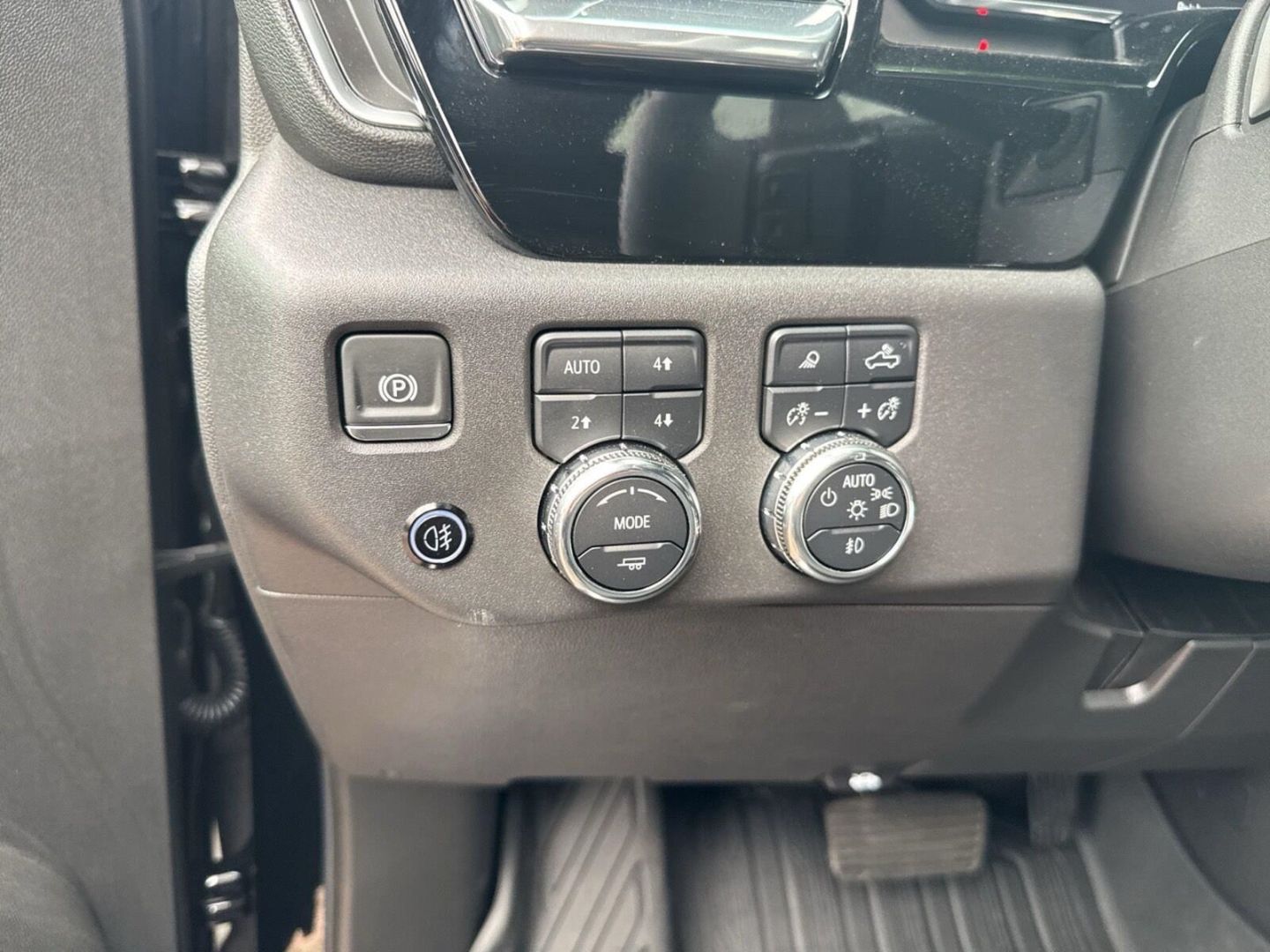 Fahrzeugabbildung GMC Sierra 1500 Elevation CrewCab 4WD - MY25 - Voll