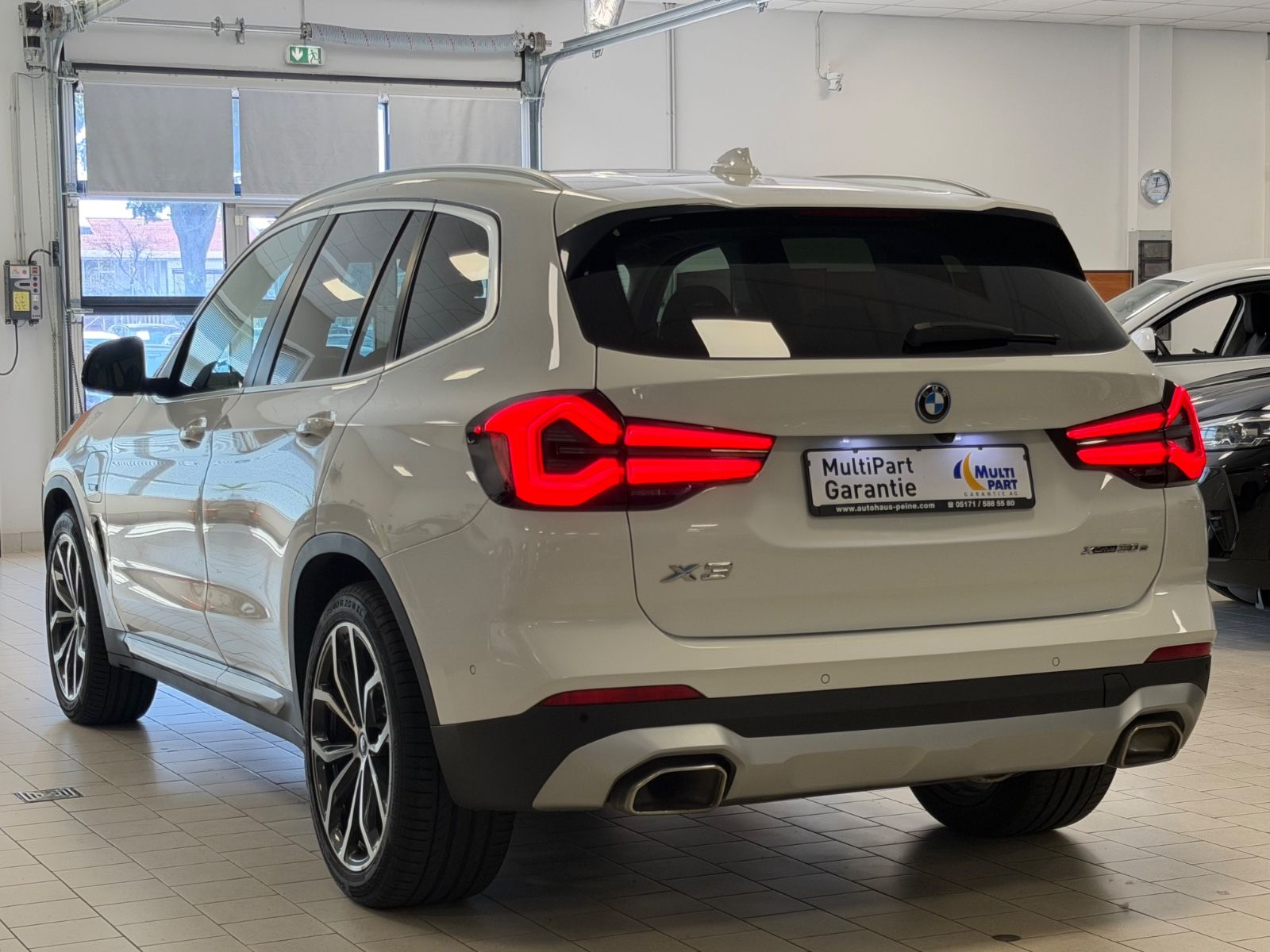 BMW X3 xD30e/Facelift/Pano/KeyL/360Kam/Laser/AHK/HUD imagem 2