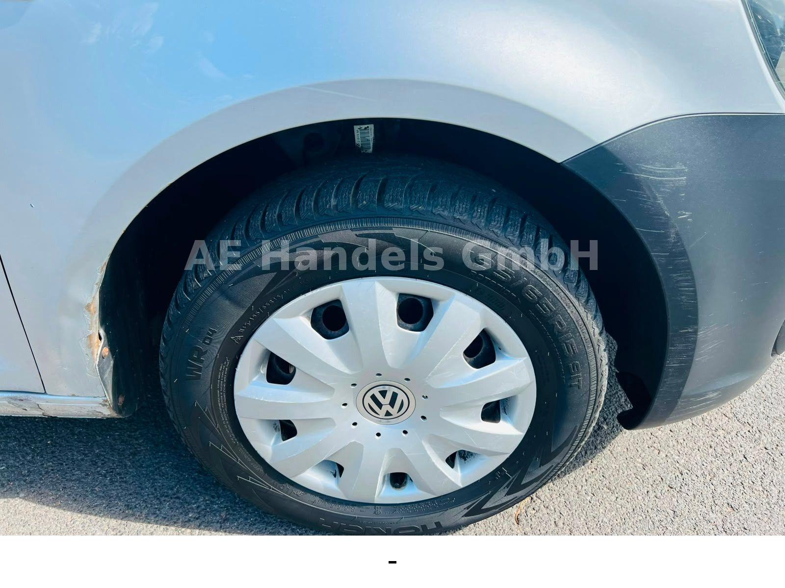 Volkswagen Caddy 2013 — photo 18
