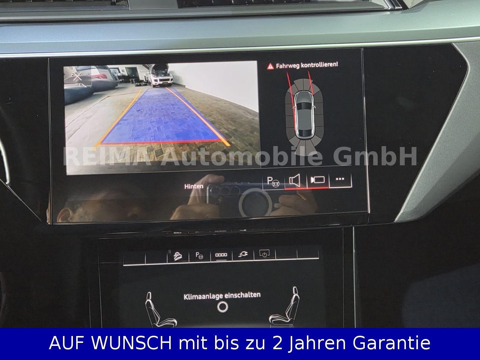 Fahrzeugabbildung Audi e-tron Sportback 55 quattro, Matrix, ACC