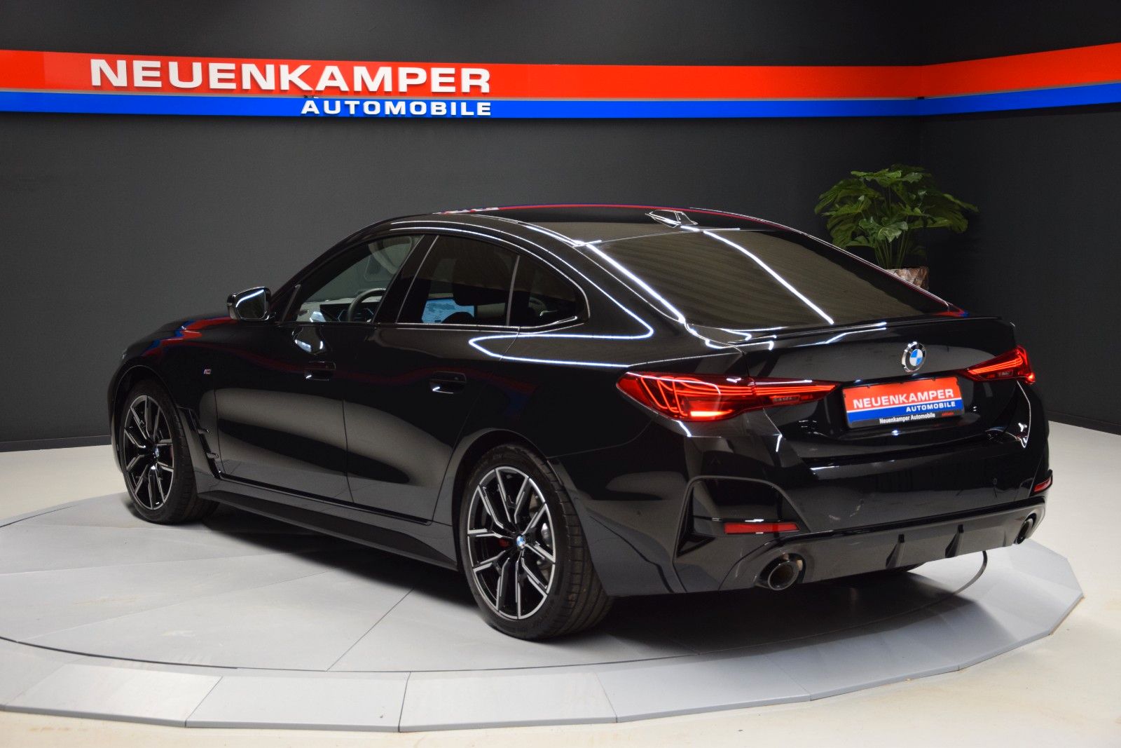 Fahrzeugabbildung BMW 430i xDrive M Sport Vollleder Tacorarot H/K LED