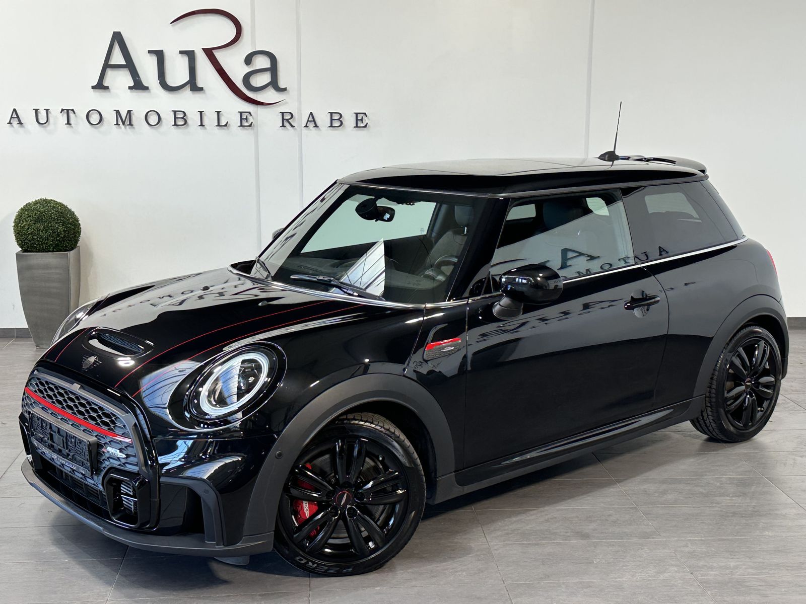 Fahrzeugabbildung MINI John Cooper Works Sport-Aut. NAV+LED+KAM+PANO+PP