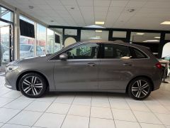 MERCEDES-BENZ B 180 MBUX Navi Kamera DAB LED SHZ PDC TOP!