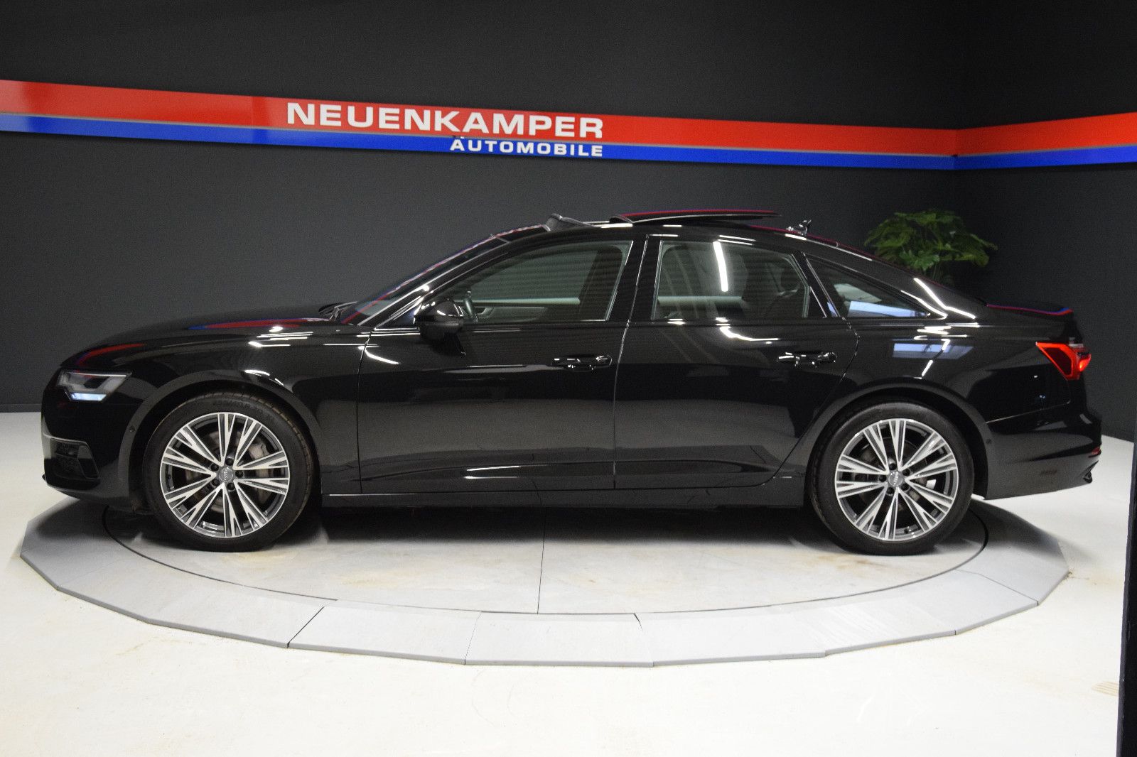 Fahrzeugabbildung Audi A6 Lim. 55 TFSI quattro Sport Pano Leder ACC