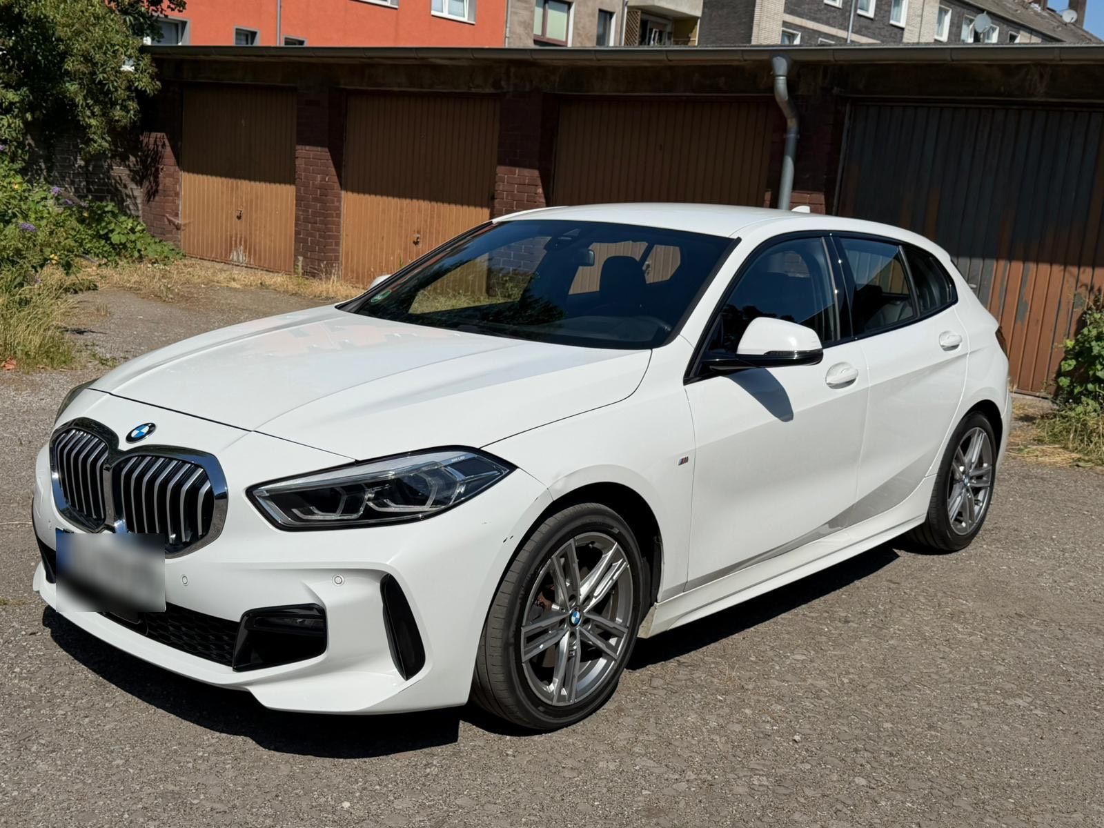BMW BMW F40 mod 2021 118 D M Paket ab Werk