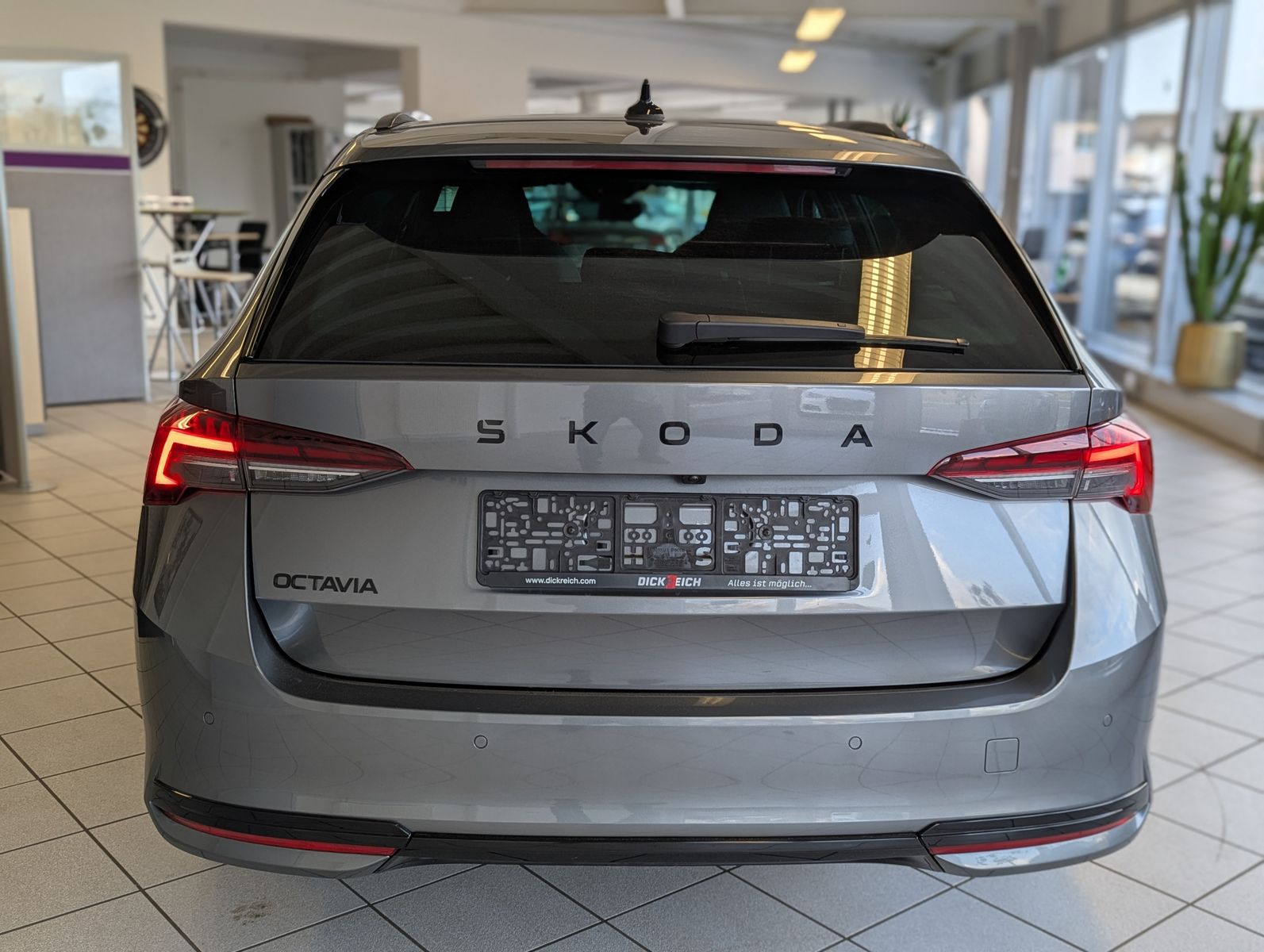 SKODA Octavia 2.0 TDI Sportline Matix Canton AHK 5J-Ga - Image 6