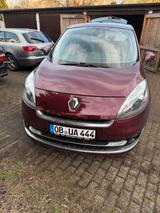 Renault Grand Scenic - gebrauchte Renault Grand Scenic aus dem Jahr 2012