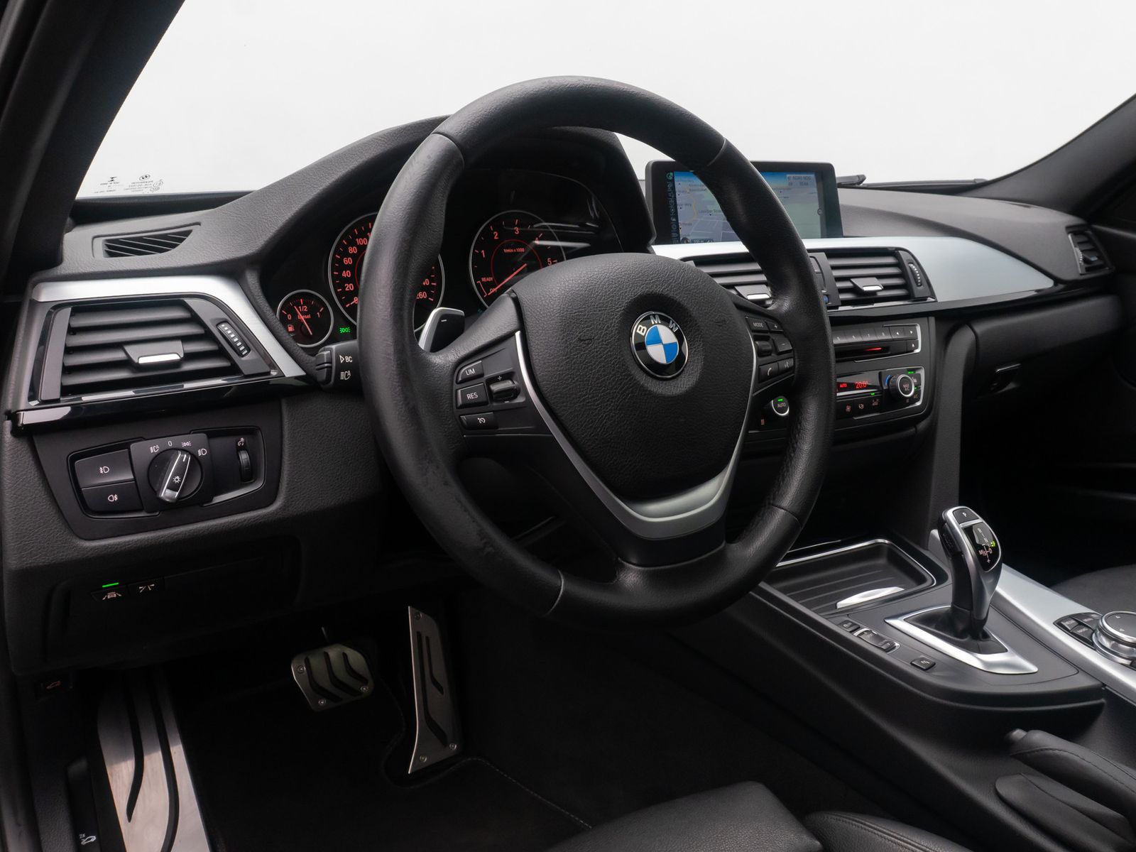 Fahrzeugabbildung BMW 325d Sport Line HUD HiFi Xenon Panorama Alarm