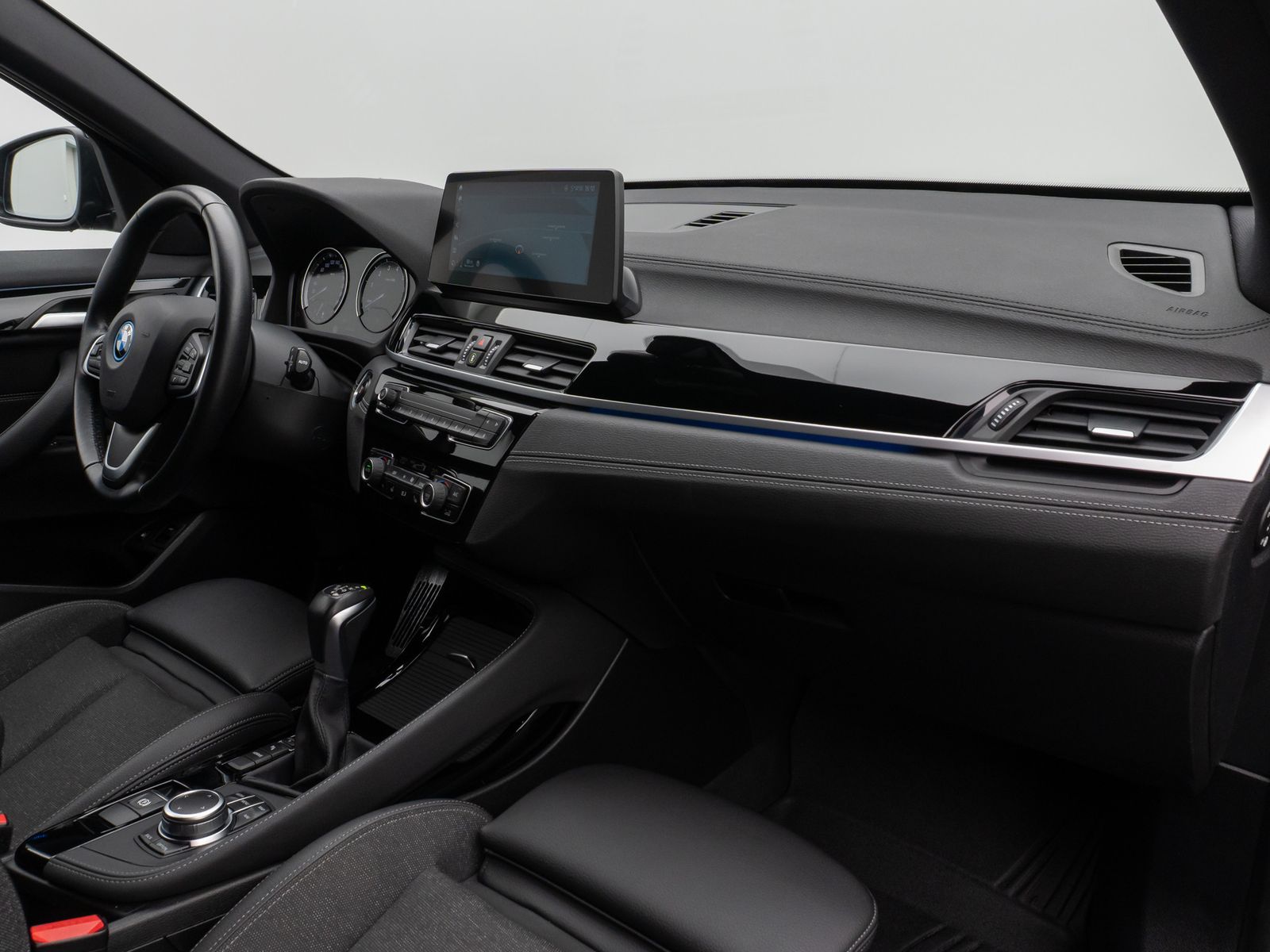 Fahrzeugabbildung BMW X1 xD25e Sport Line Kamera HUD DAB Navi+ Alarm