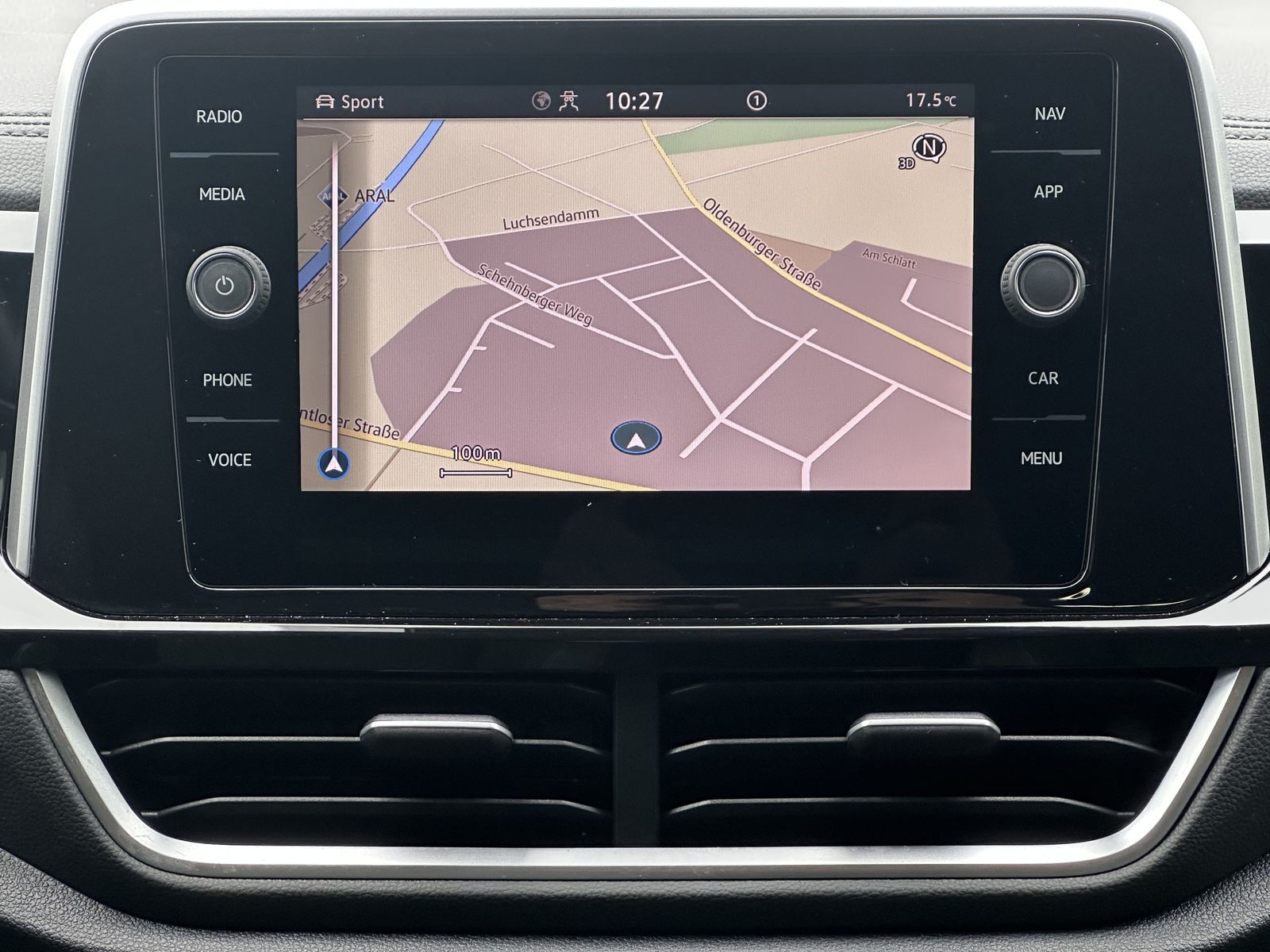 Fahrzeugabbildung Volkswagen T-Roc 2.0 TDI DSG R-Line NAV+MATRIX+PANO+ACC+SHZ