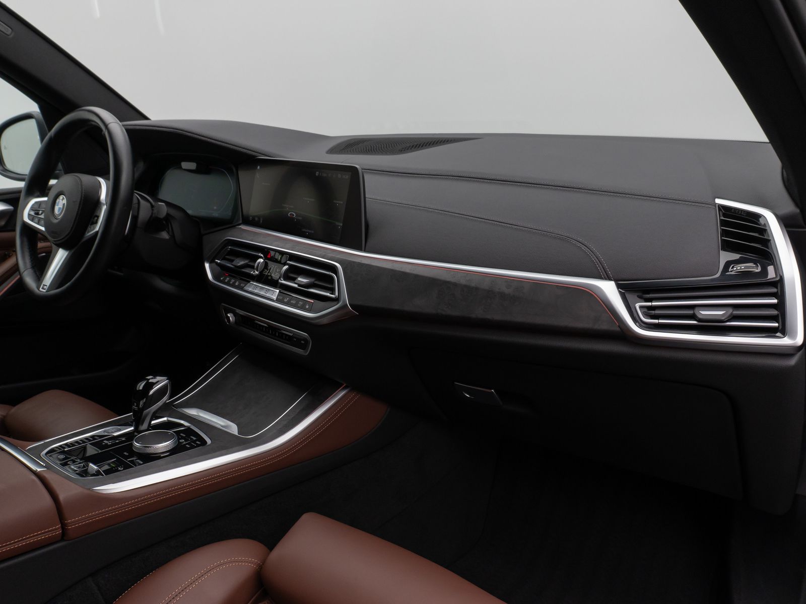 Fahrzeugabbildung BMW X5 xD30d M Sport Laser DAB HiFi AHK DiplayKey