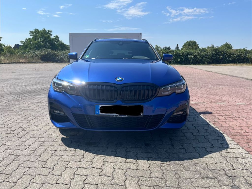 Image of BMW 330