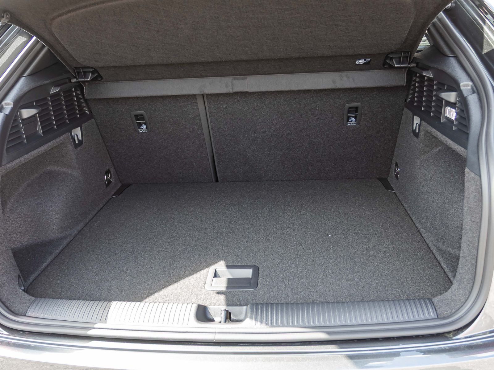 Audi SQ2 - Bild 18