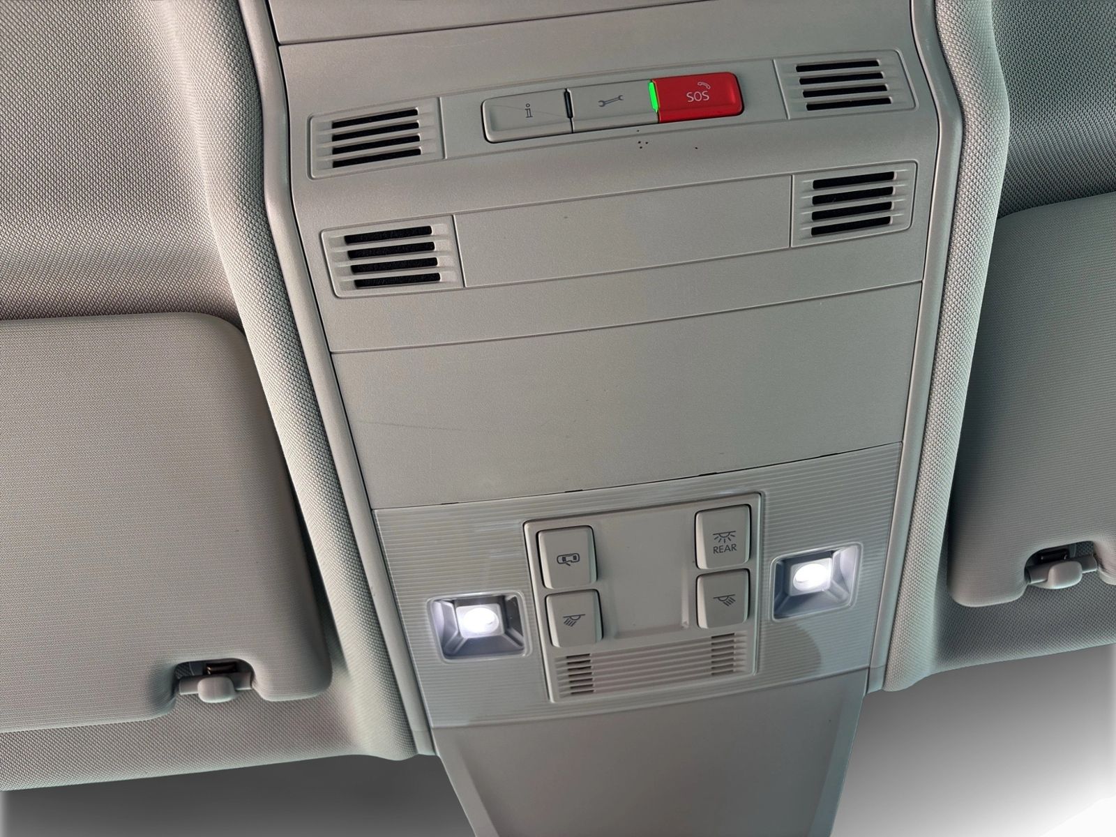 Tiguan Elegance 4Motion 2.0 TDI, AHK, Navi, Matr