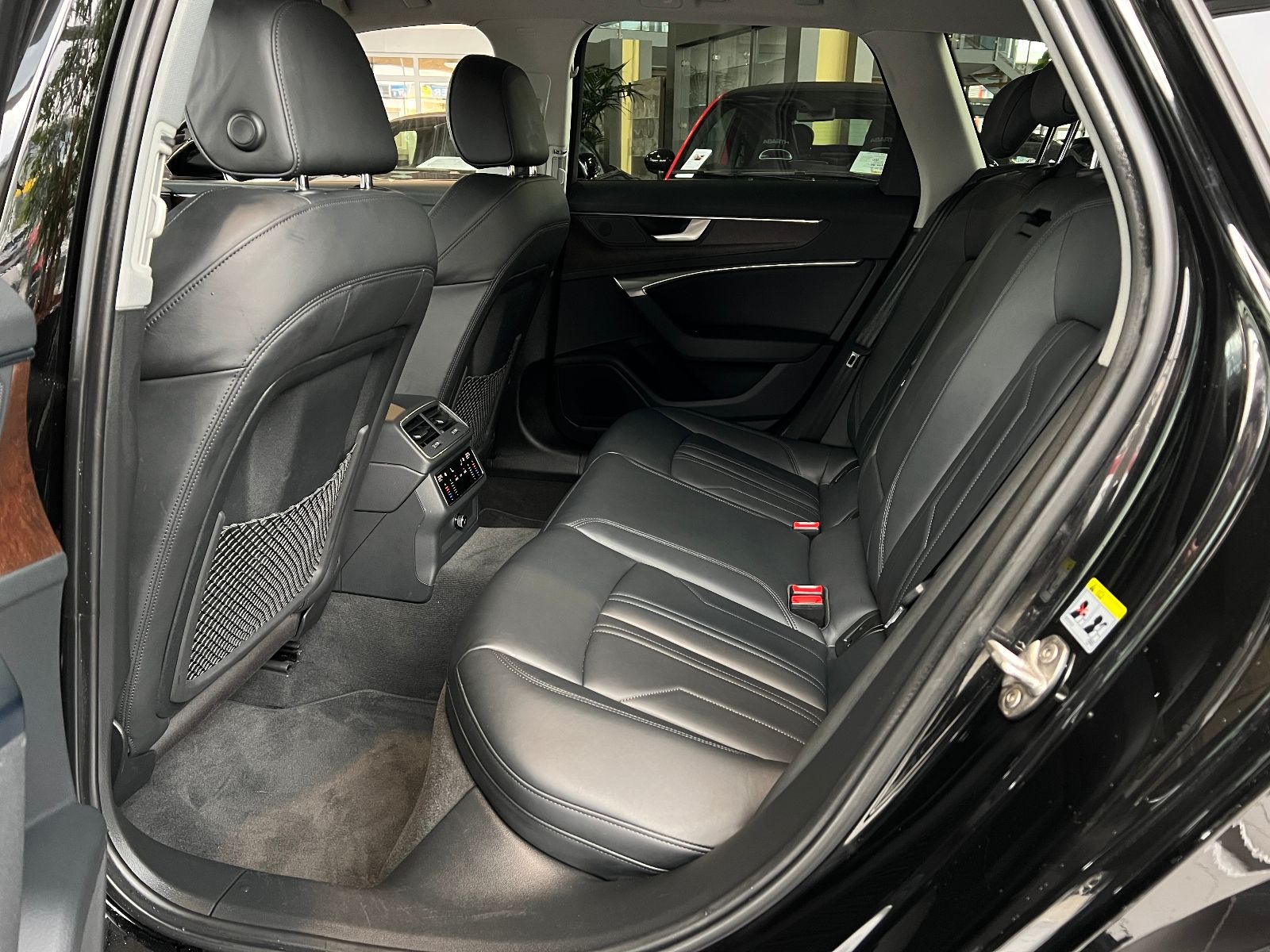 Fahrzeugabbildung Audi A6 Avant 40 TDI S-LINE AHK ACC NAVI ALU