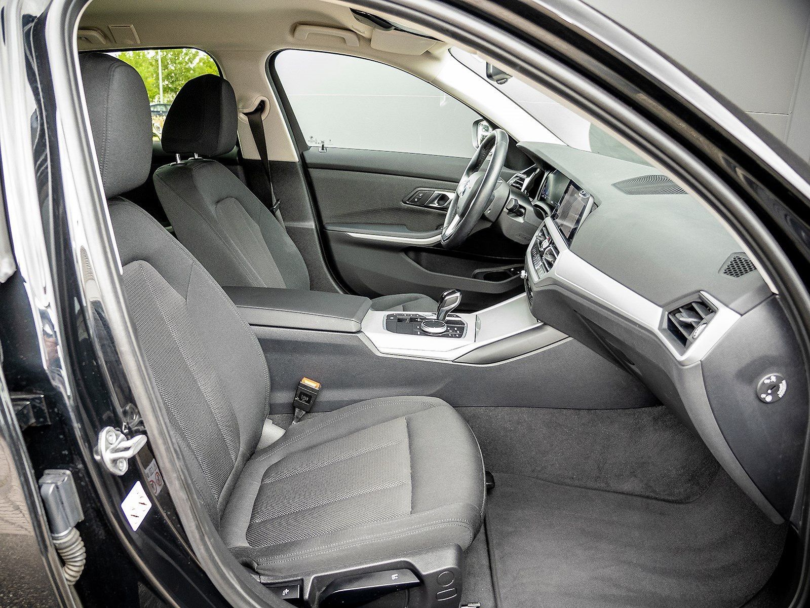 BMW 330e Tour. ACC HUD Laser DAB Kamera 1VB foto 5