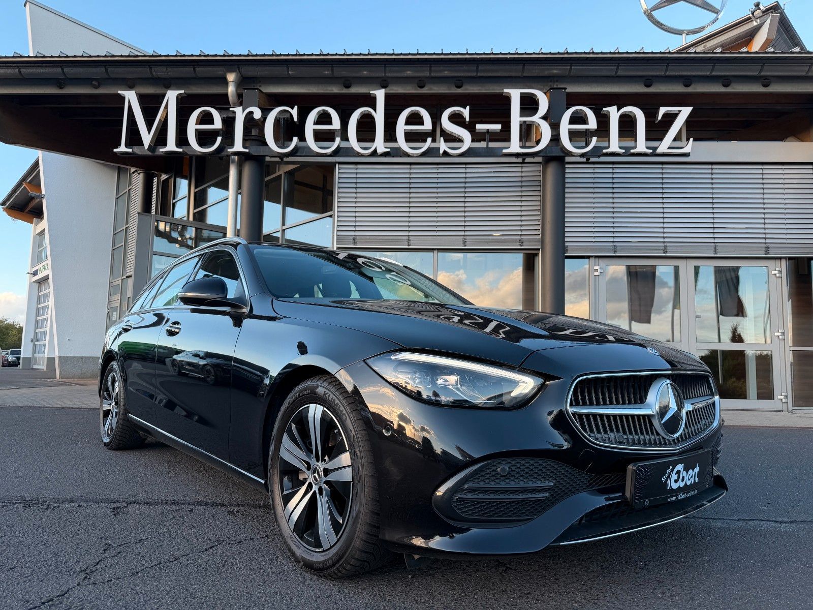 Fahrzeugabbildung Mercedes-Benz C 200d T AVANTGARDE EX/IN+STDHZG+RFK+AHK+SPUR+