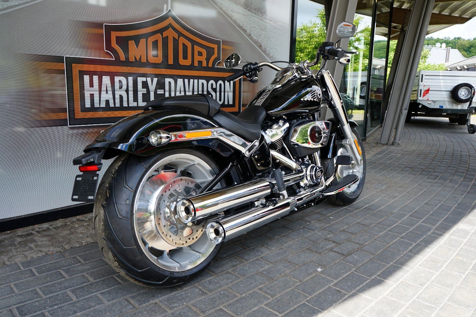 Fahrzeugabbildung Harley-Davidson Fat Boy 117 2025 Vivid Black Sofort Verfügbar