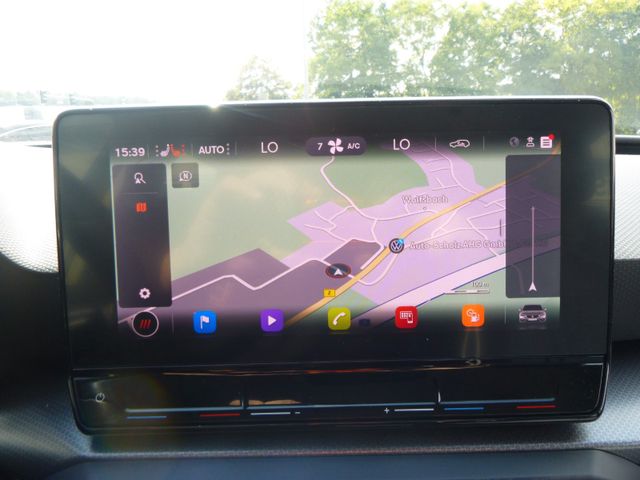 Fahrzeugabbildung Seat Leon Sportstourer 2,0 TDI >AUT/NAV/LED/SHZ/PDC<