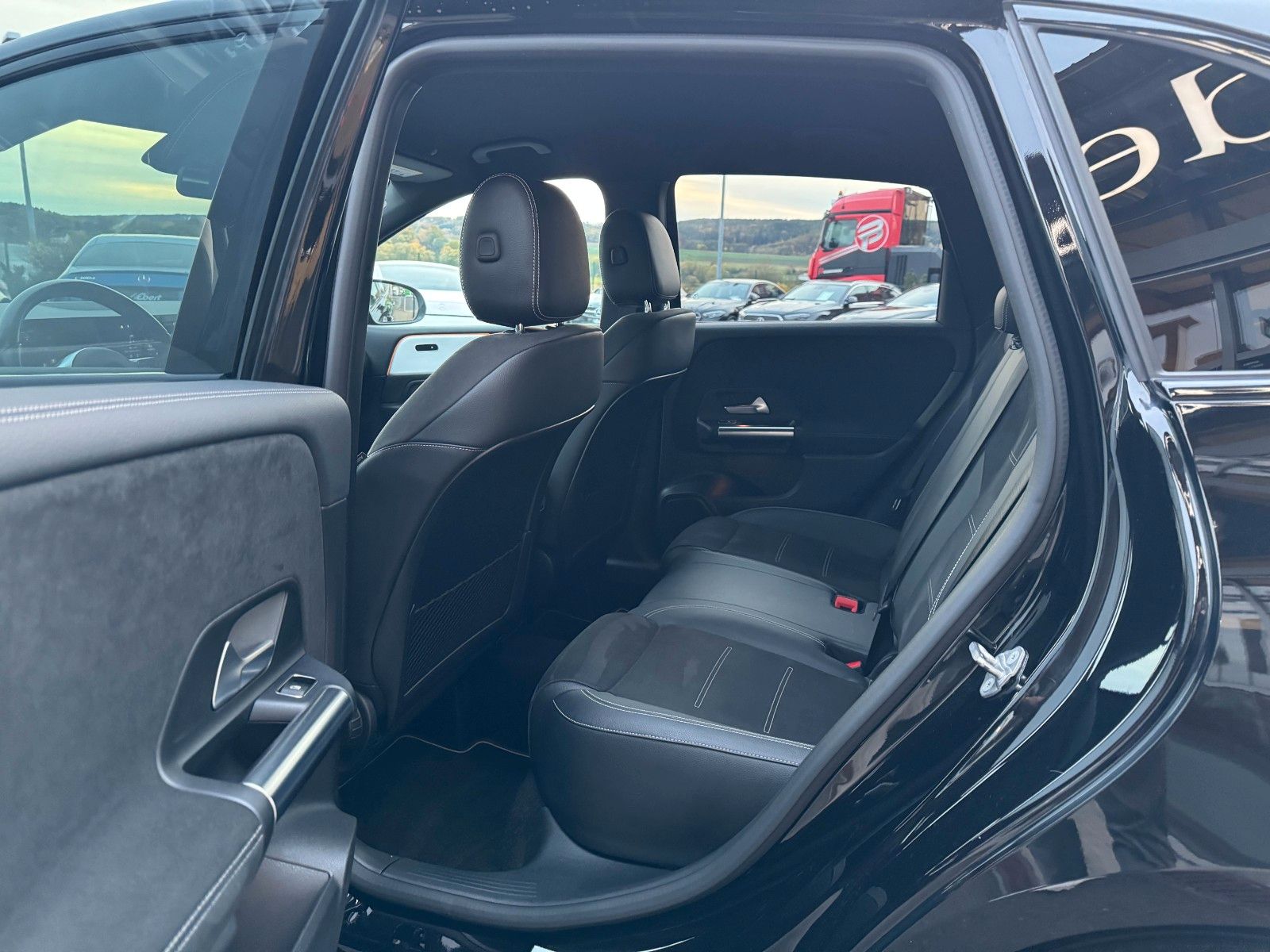 Fahrzeugabbildung Mercedes-Benz B 250e Edition2020+AMG+Ambiente+Night+LED