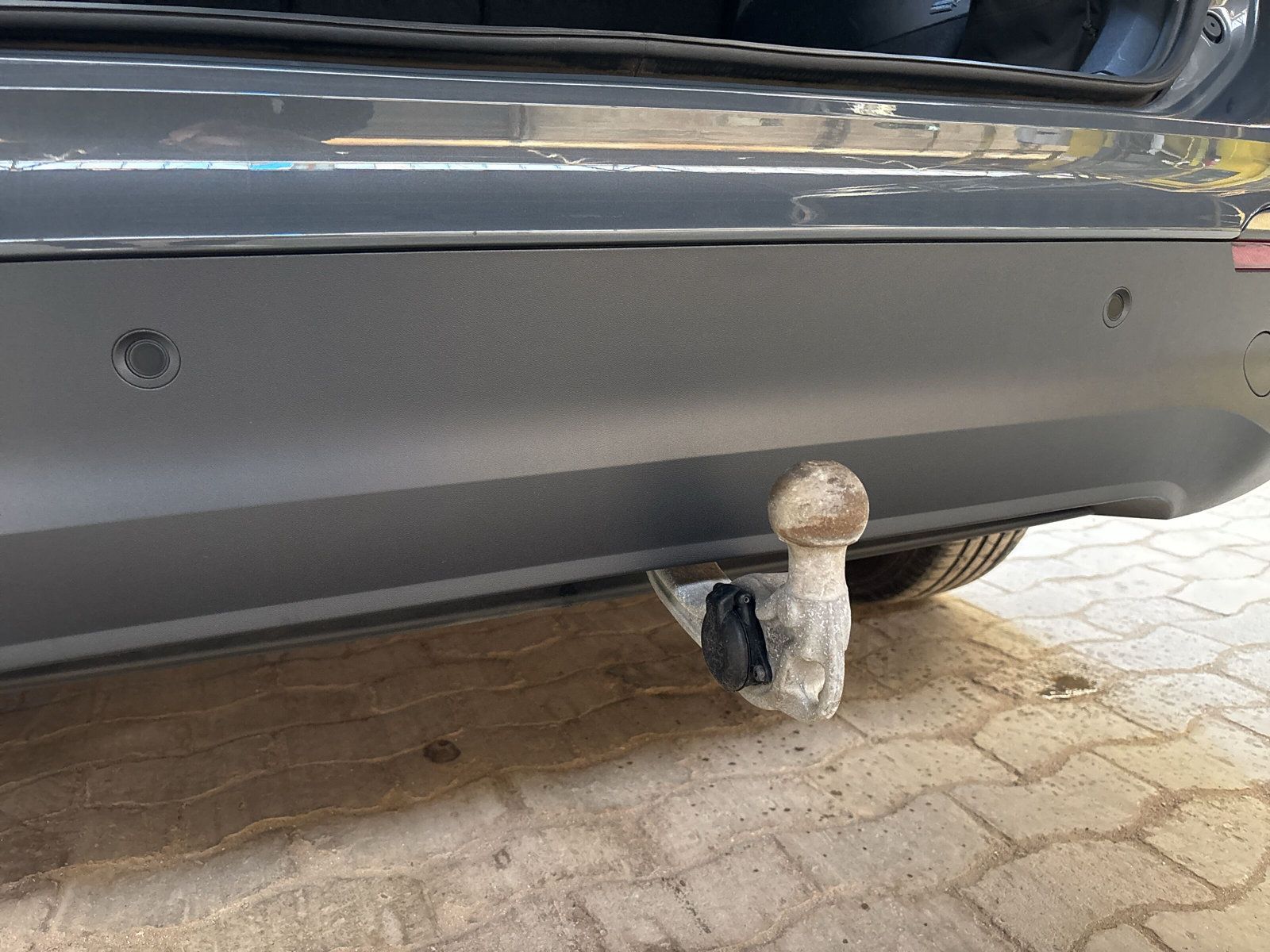 Fahrzeugabbildung Volkswagen Tiguan Life 2.0 TDI 4Motion DSG AHK Standheizung