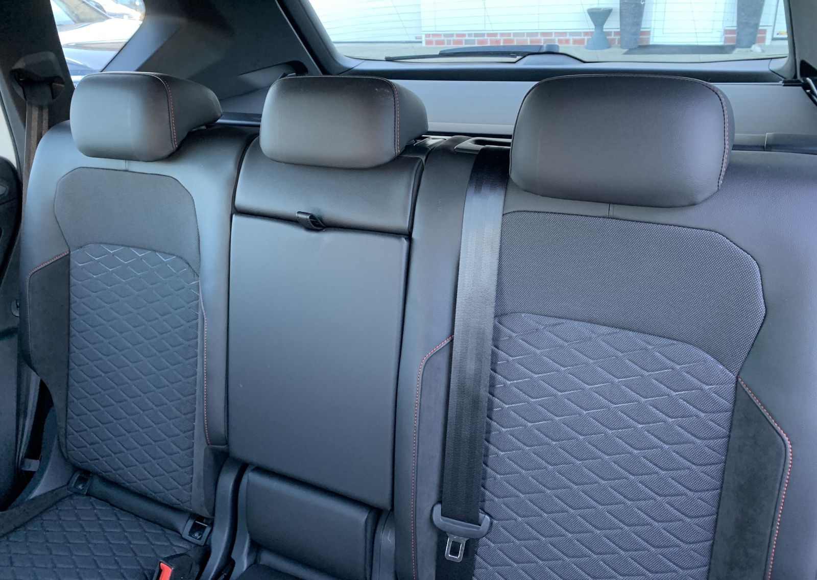 Fahrzeugabbildung SEAT Tarraco 2.0 TDI*FR*4Drive*LED*AHK*Pano*Cam*Sound