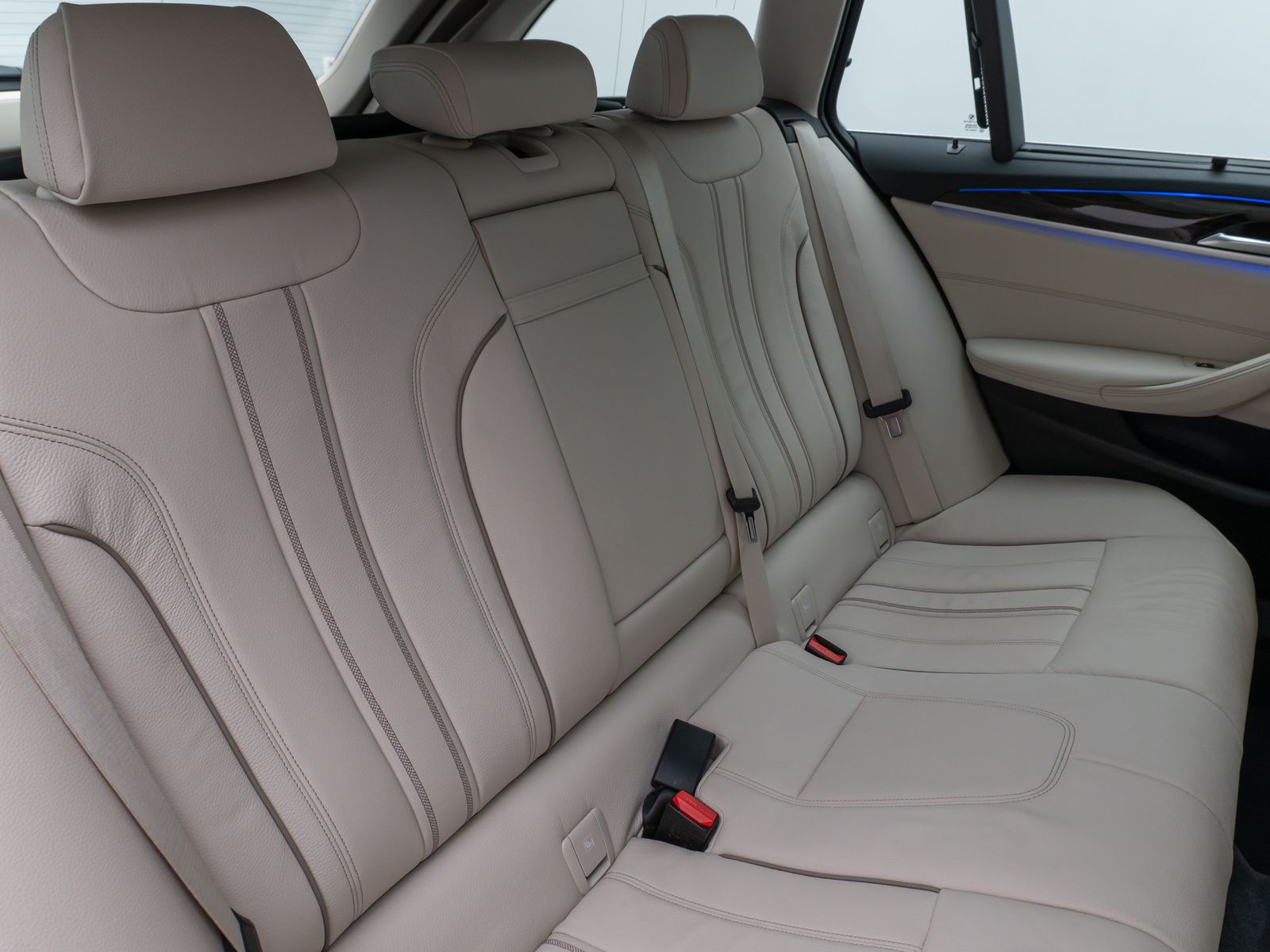 Fahrzeugabbildung BMW 540i xD Panorama 360°DAB Fernlichtassist Sport