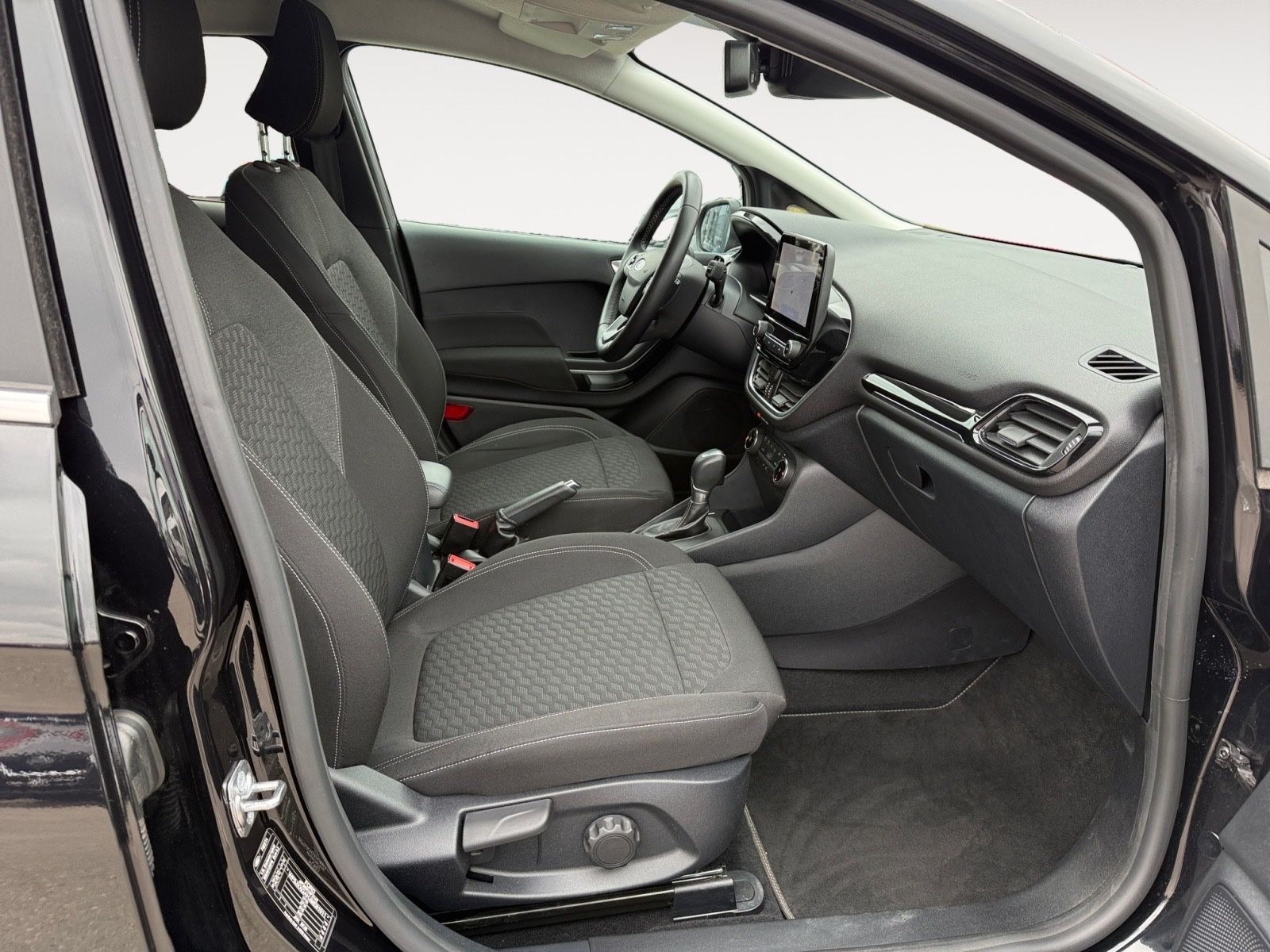 Fahrzeugabbildung Ford Fiesta Titanium X Navi