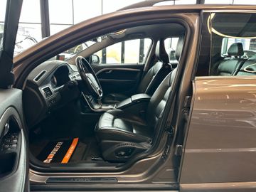 Volvo V70 Kombi Momentum *Leder*