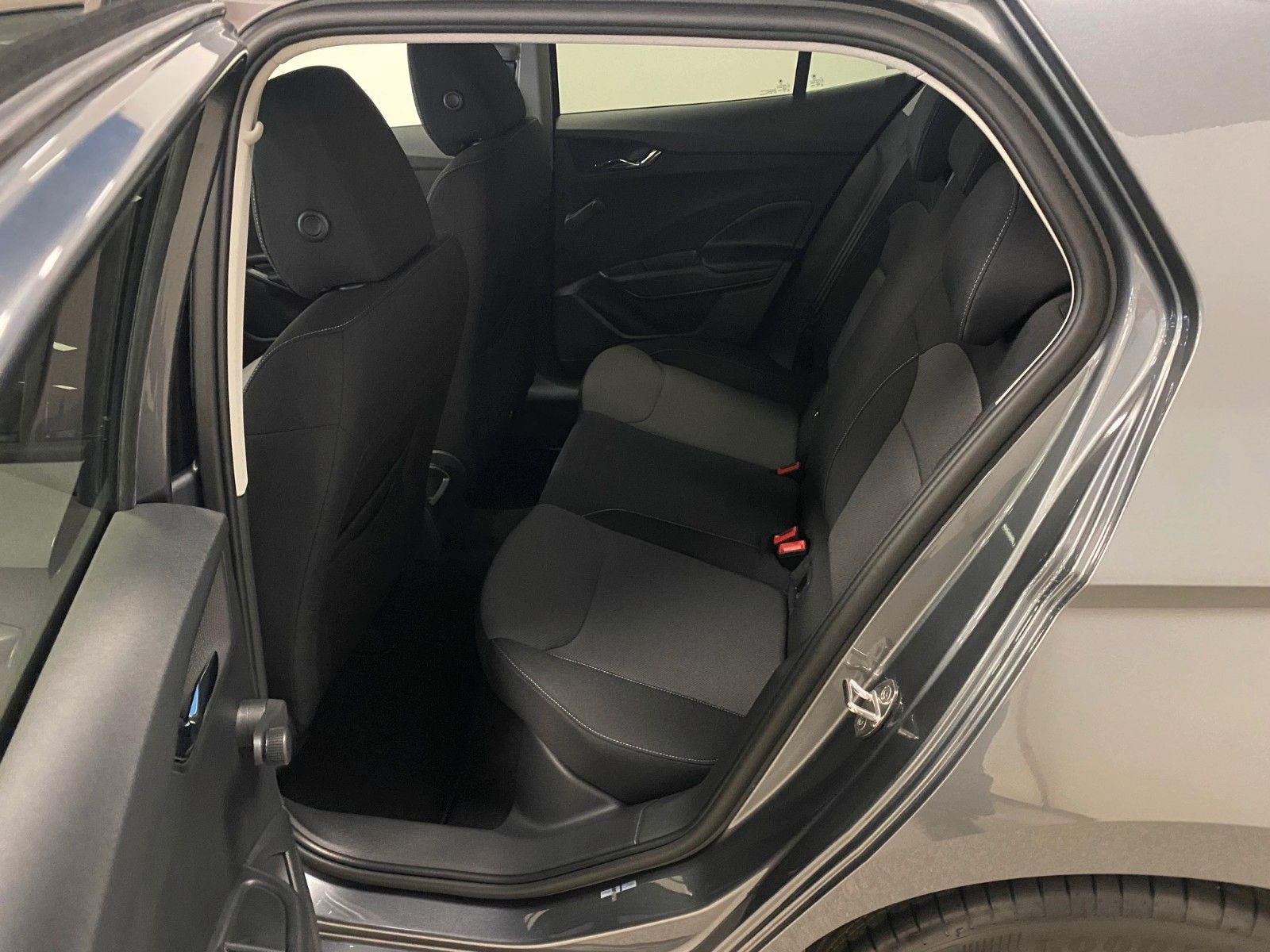 Fahrzeugabbildung SKODA Fabia 1.0 TSI 81kW DSG AMBITION+LED+APP CONNECT+