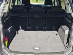 VW Touran Comfortline 150 PS # 7-SITZER # ACC # APP VW Touran Comfortline 150 PS # 7-SITZER # ACC # APP