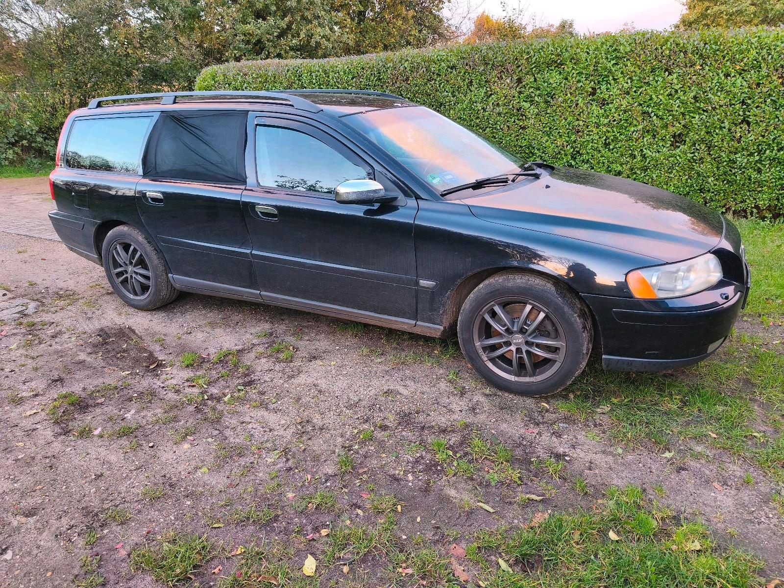 Volvo V70 2005 — вигляд ззаду