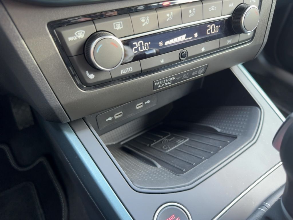Fahrzeugabbildung SEAT Arona Xperience NAVI  RÜCKFAHRK. VOLL- LED