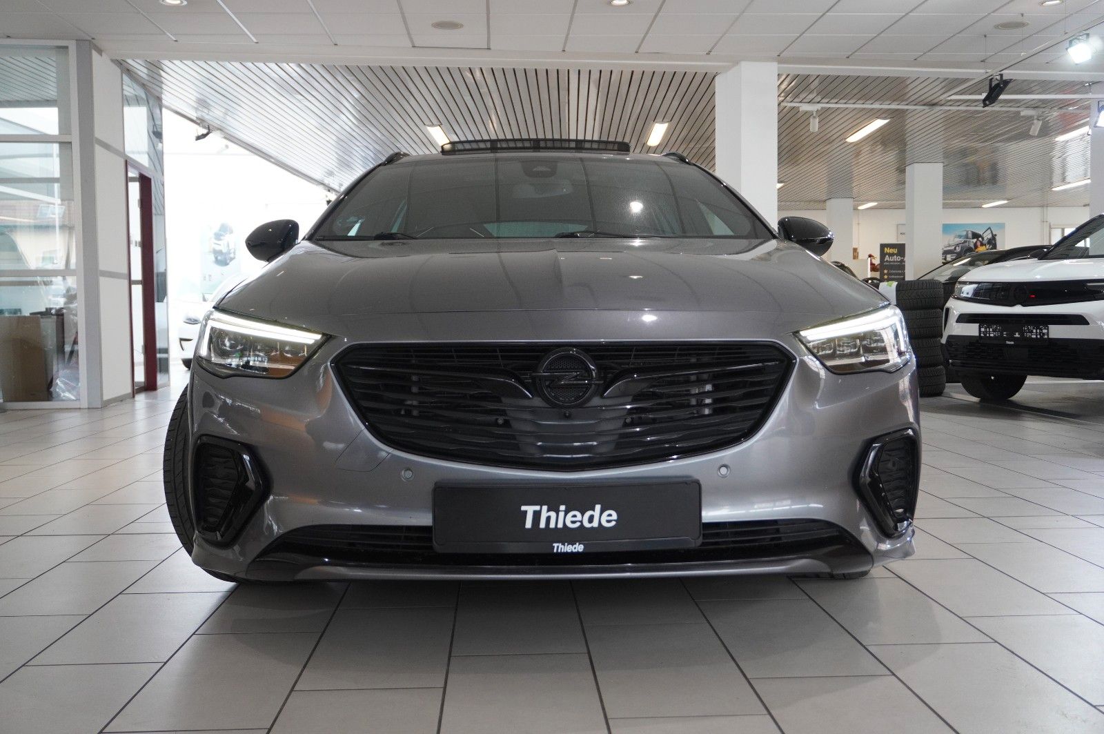 Fahrzeugabbildung Opel Insignia B ST 2.0 GSI PERFORM. NAVI/LED/360°/AHK