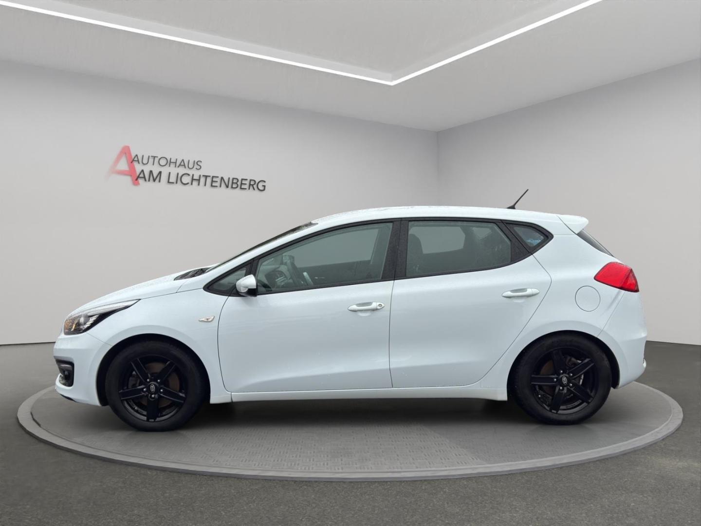 Kia Ceed 1,4 CVVT Edition 7 PARKSENSOREN+SITZHEIZUNG