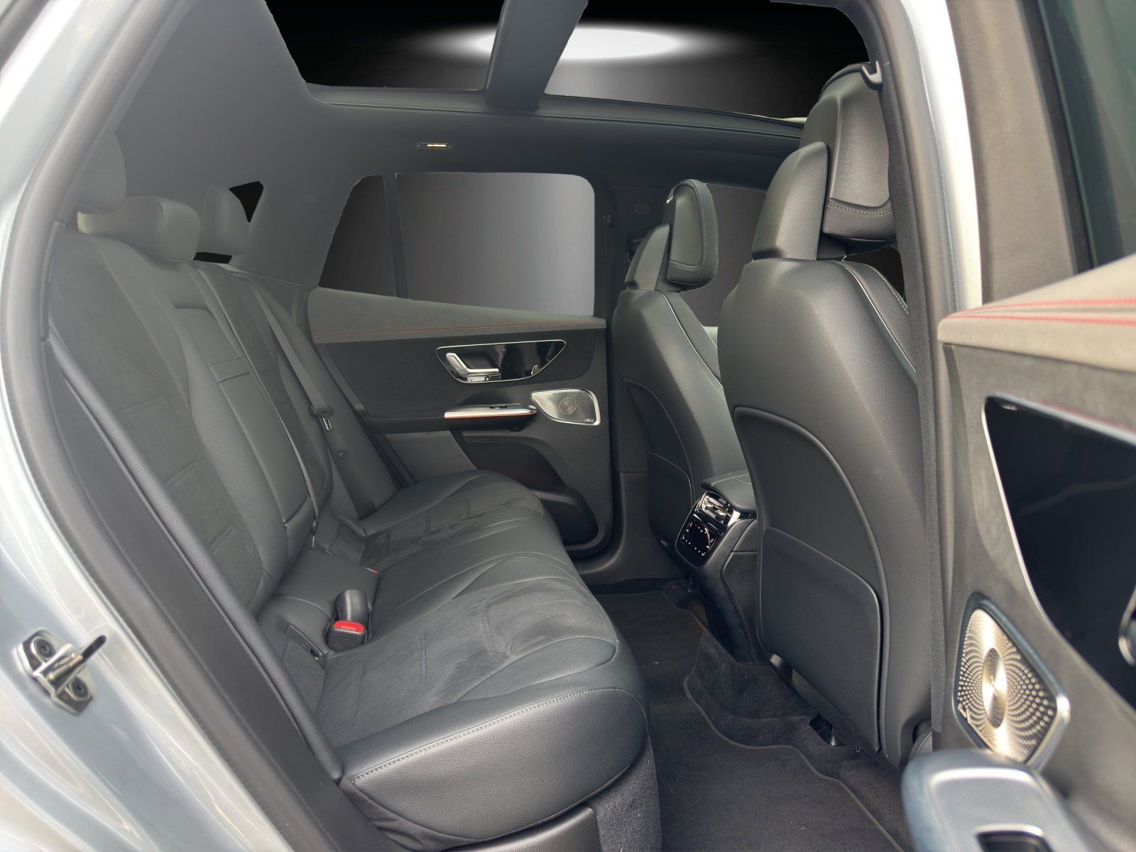 Fahrzeugabbildung Mercedes-Benz EQE350 4M SUV AMG Prem AIRMATIC Pano AHK HUD HAL