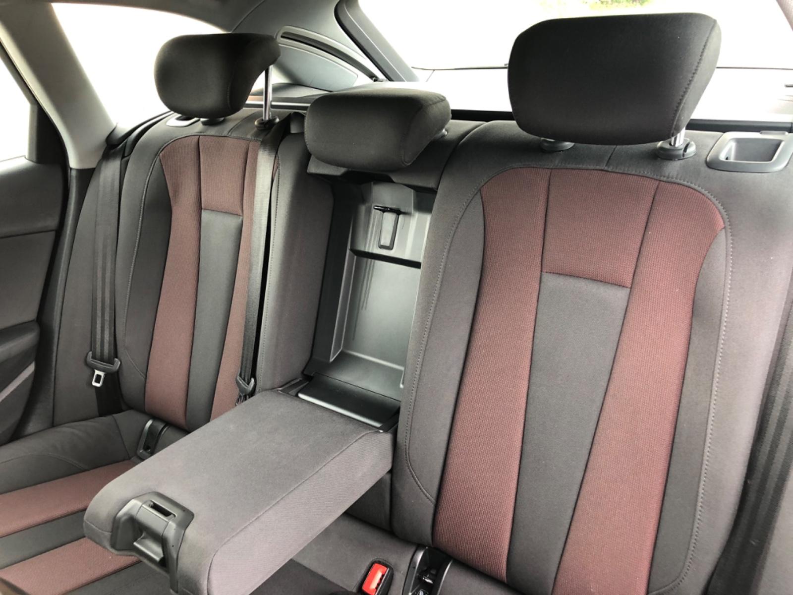 AUDI A4 AVANT 2.0 TDI 150ch - SPORT - GPS MMI - ATTELAGE - XÉNON - SIÈGES CHAUFFANTS