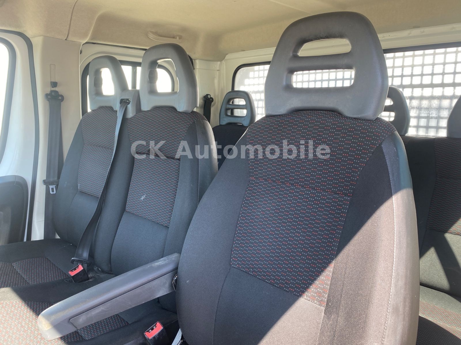 Fahrzeugabbildung Citroën Jumper Pritsche Doka. 35 L4 Heavy BlueHDi 130