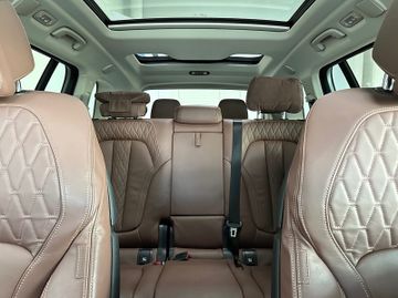 Fahrzeugabbildung BMW X7 xDrive 30d Massage DisplKey SoftCl Laser Voll