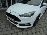 Ford Focus Turn. ST Leder-Sport-P. [Navi WP EasyDP. ] - Ford Focus: Kombi, Sport