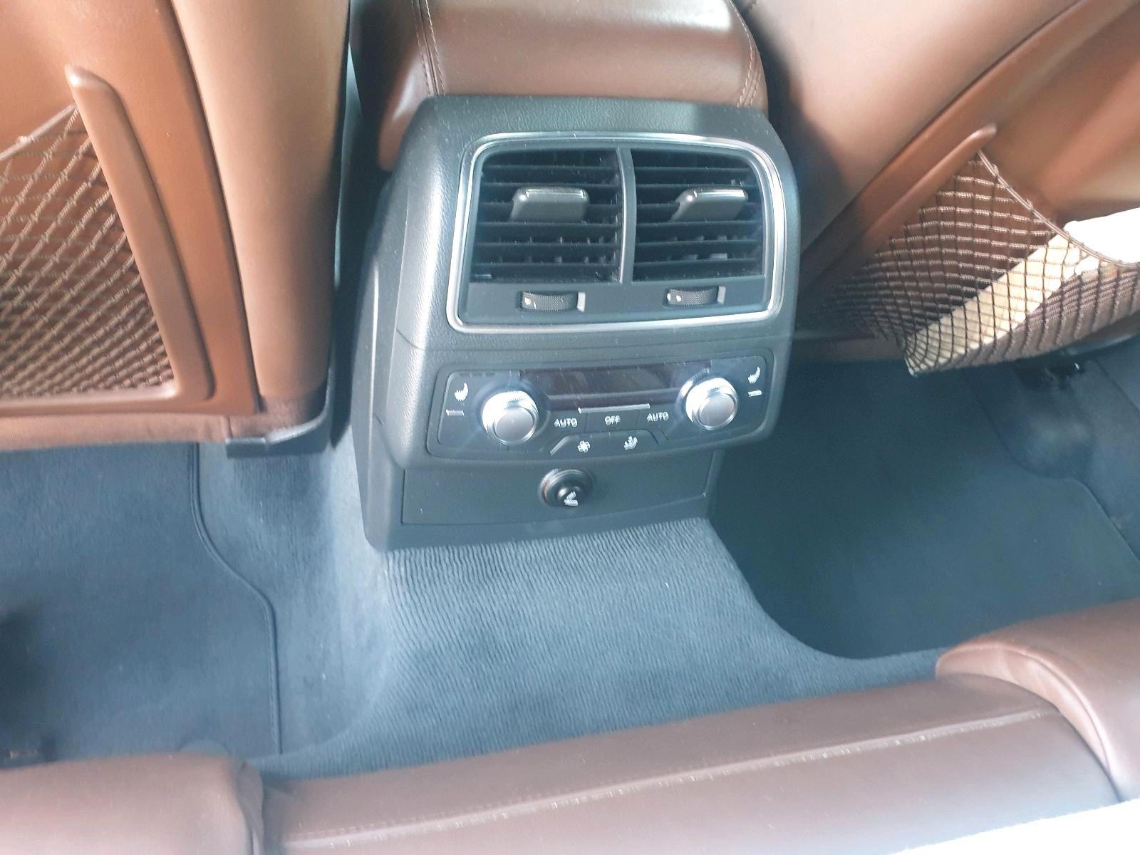 Audi A6 2012 — photo 8