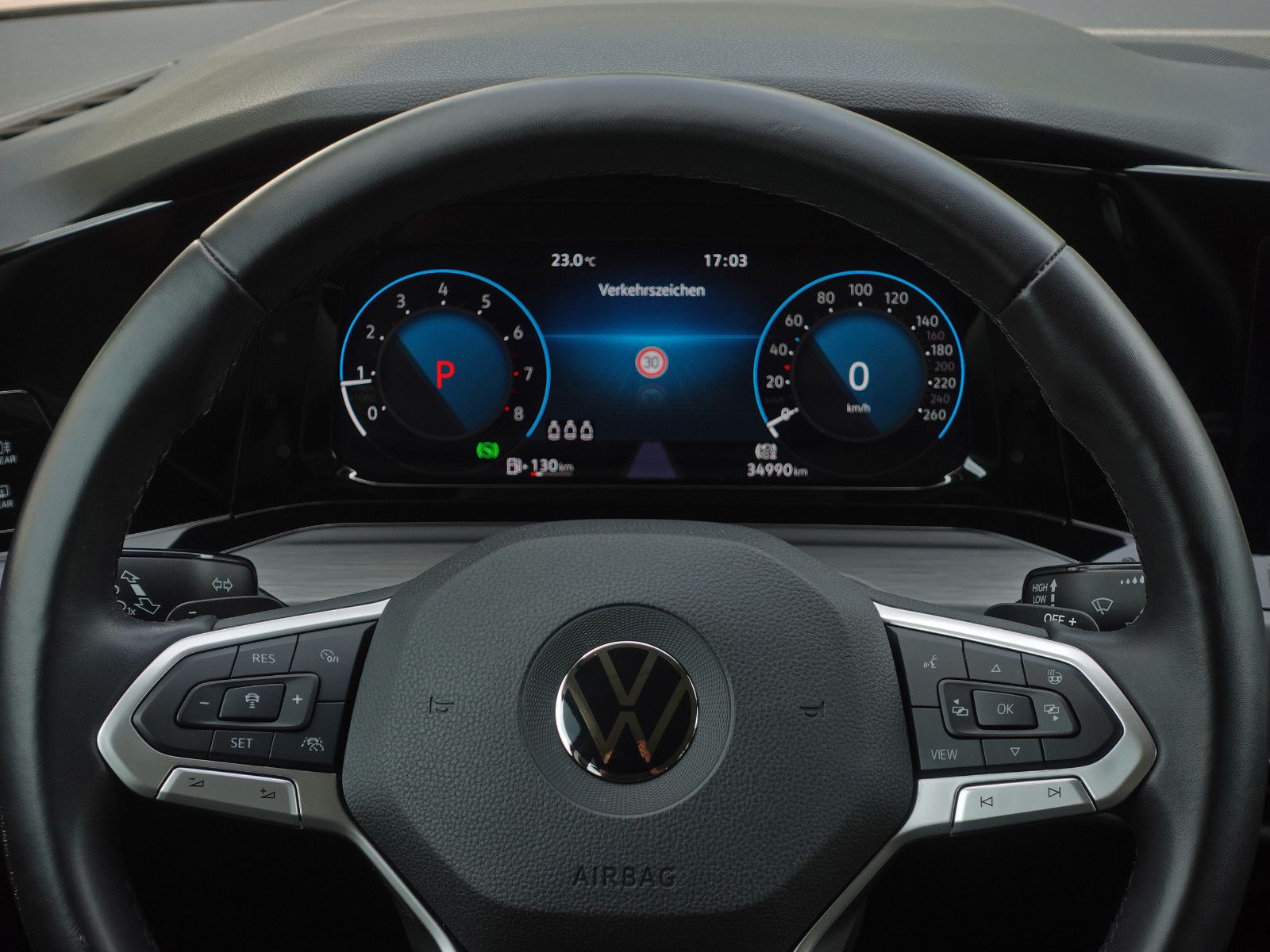Fahrzeugabbildung Volkswagen Golf 2.0 TSI DSG 4MOTION Style IQ.Light Assist.