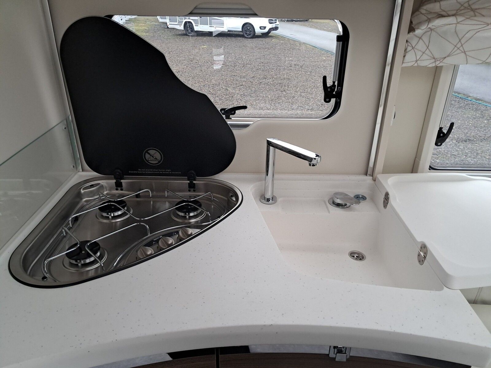 Fahrzeugabbildung Eura Mobil Contura CT 766 EF Luminary Paket, Markise