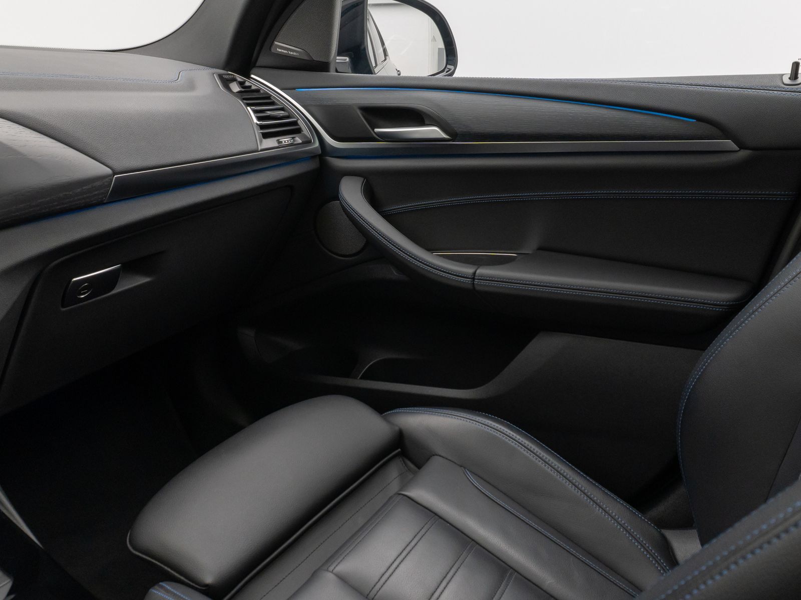 Fahrzeugabbildung BMW iX3 Impressive M Sport Panorama 360°HUD DAB H/K