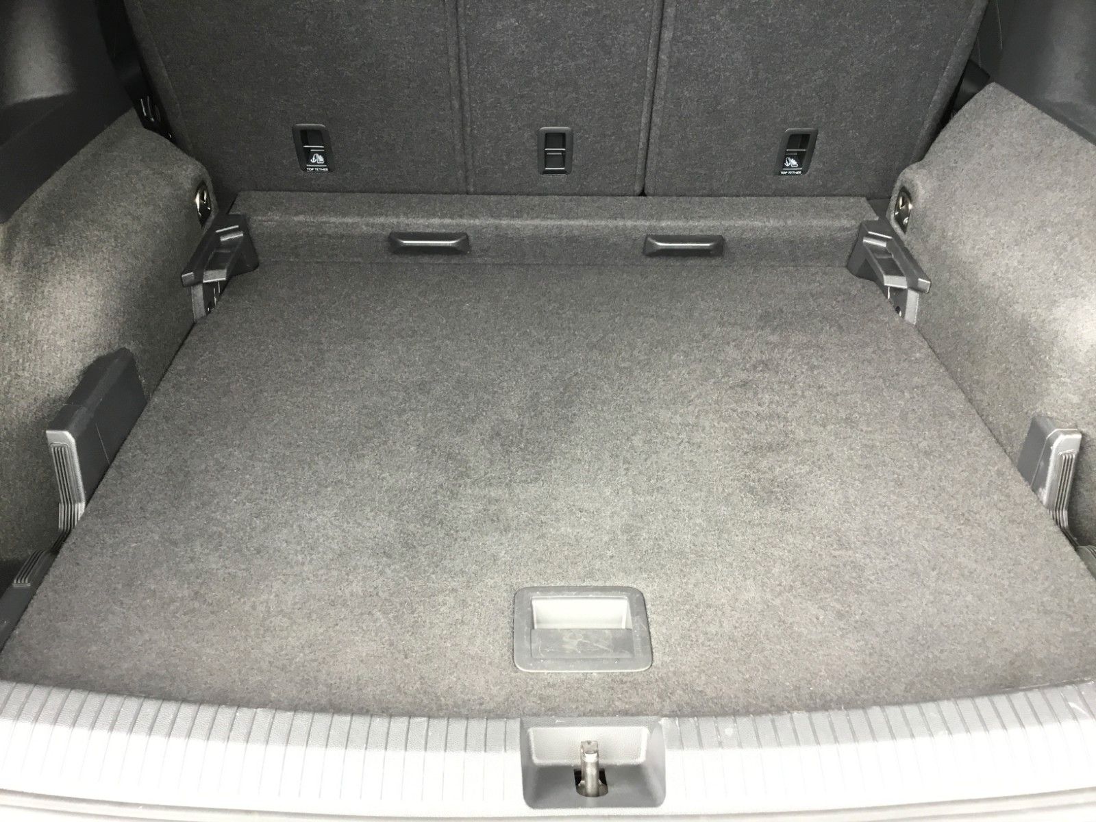 Fahrzeugabbildung Volkswagen Tiguan Allspace 2.0TDI DSG 4M R-Line+Standheizun