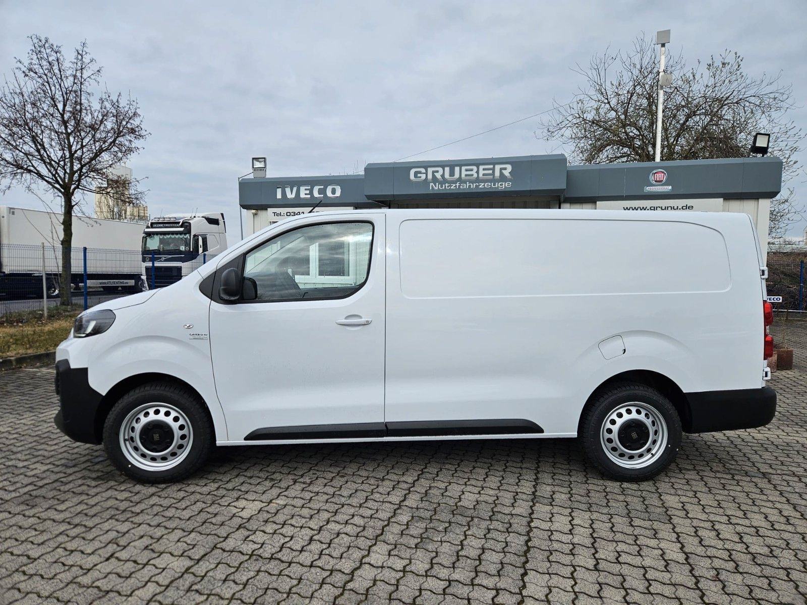 Fahrzeugabbildung Fiat Scudo Kastenwagen L3 145 PS/Comfort Paket