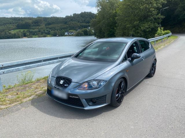 Seat Leon Cupra R / Bull X /